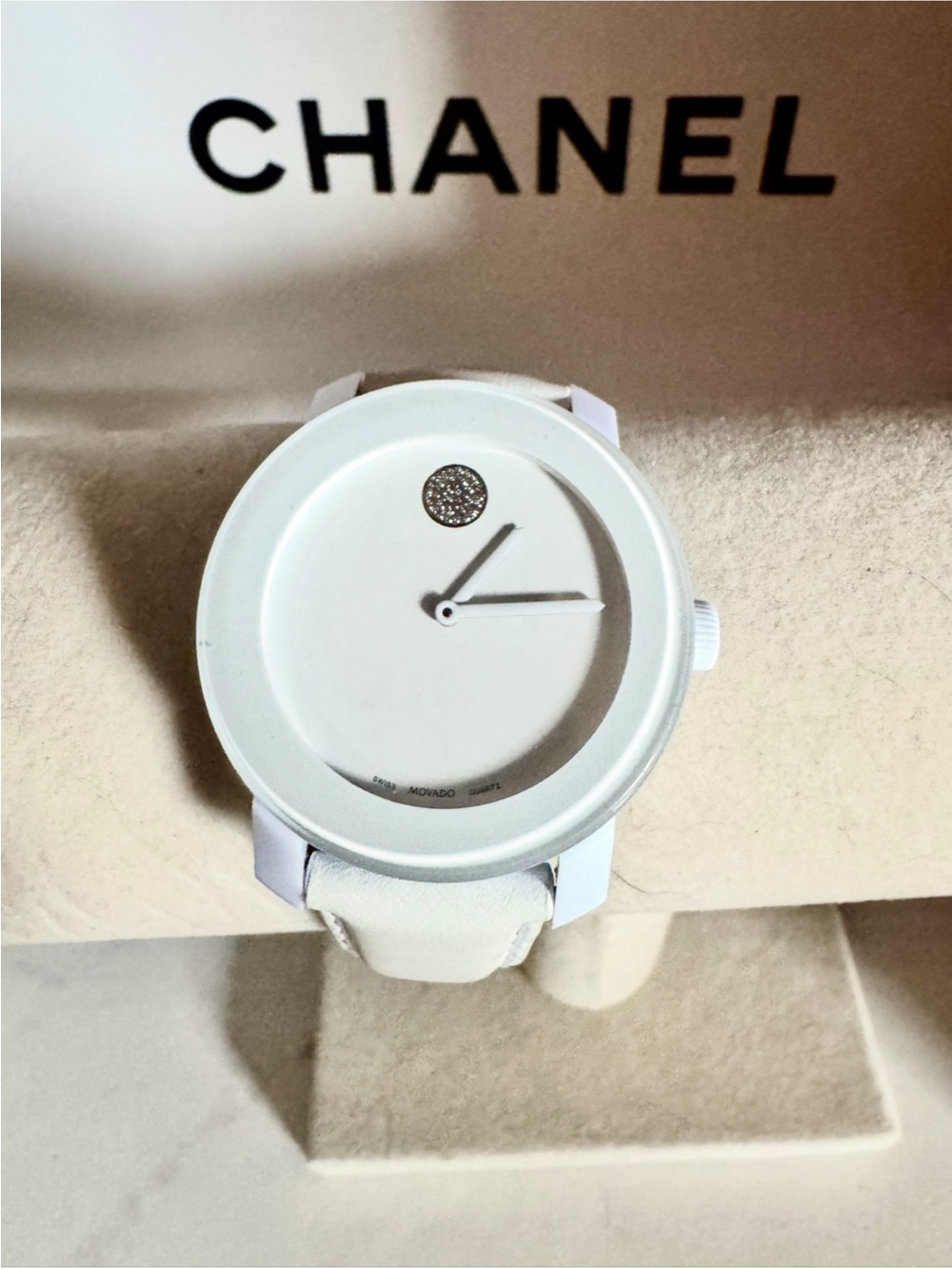 Movado  EUC White Analog Wristwatch - White